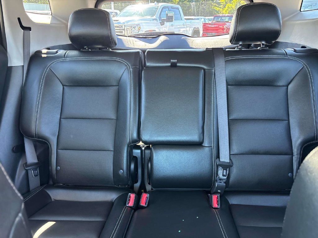 Used 2023 GMC Terrain SLT w/ Infotainment Package II AWD/4WD image 12