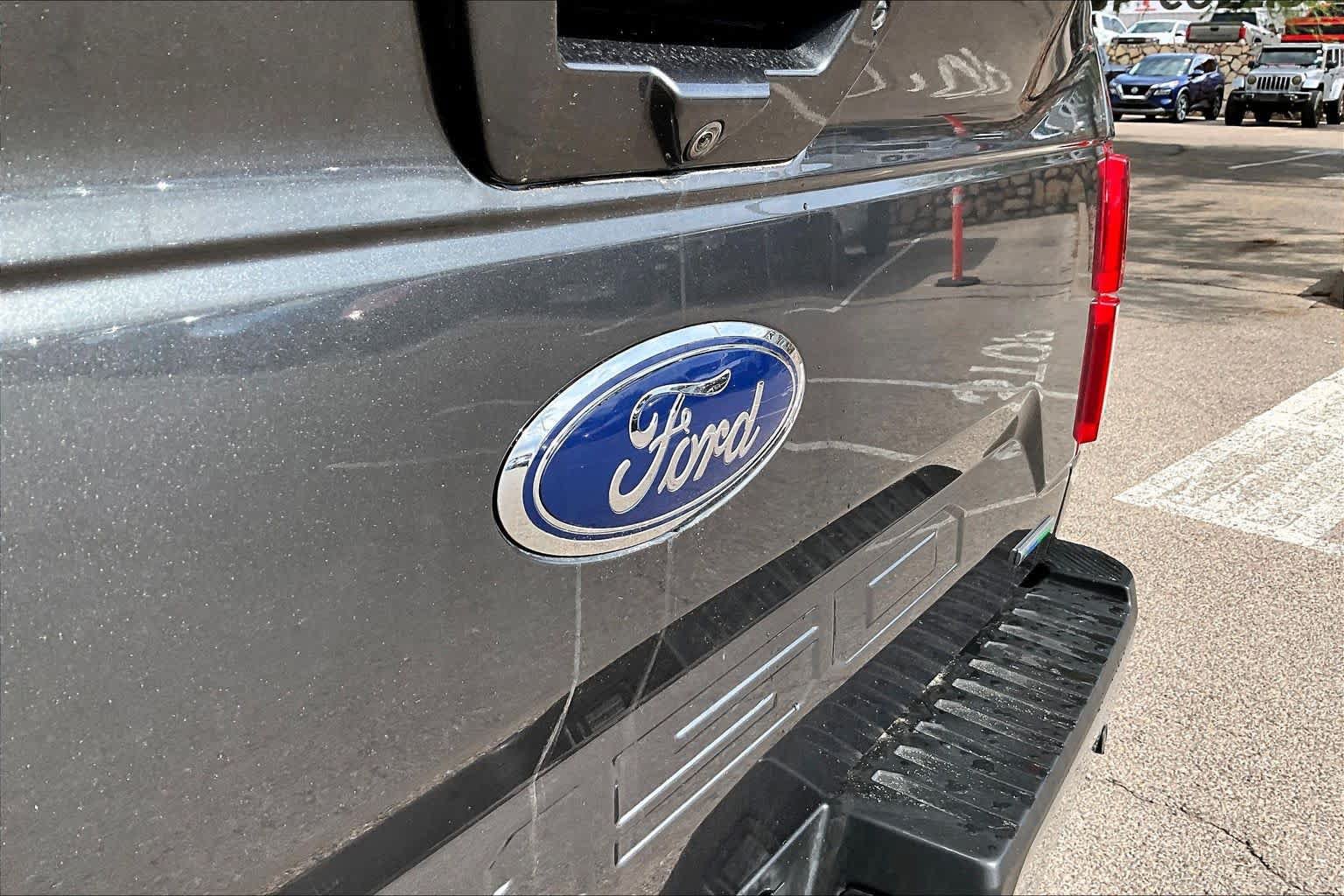 Used 2019 Ford F150 Lariat w/ Equipment Group 502A Luxury AWD/4WD image 10