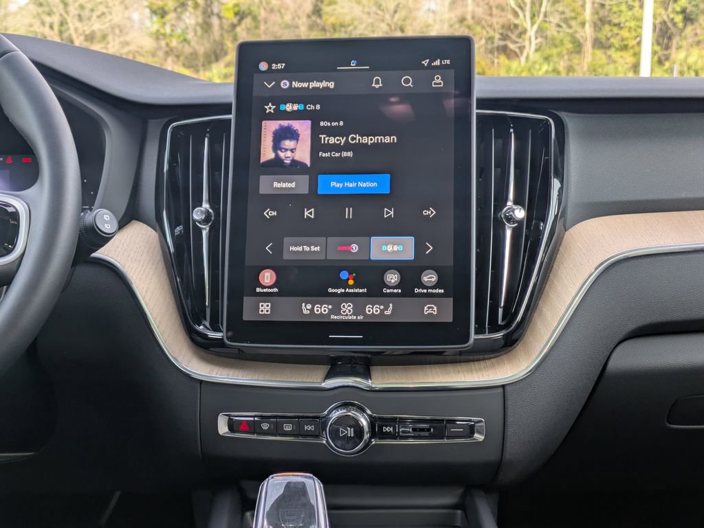 New 2026 Volvo XC60 T8 Core image 21