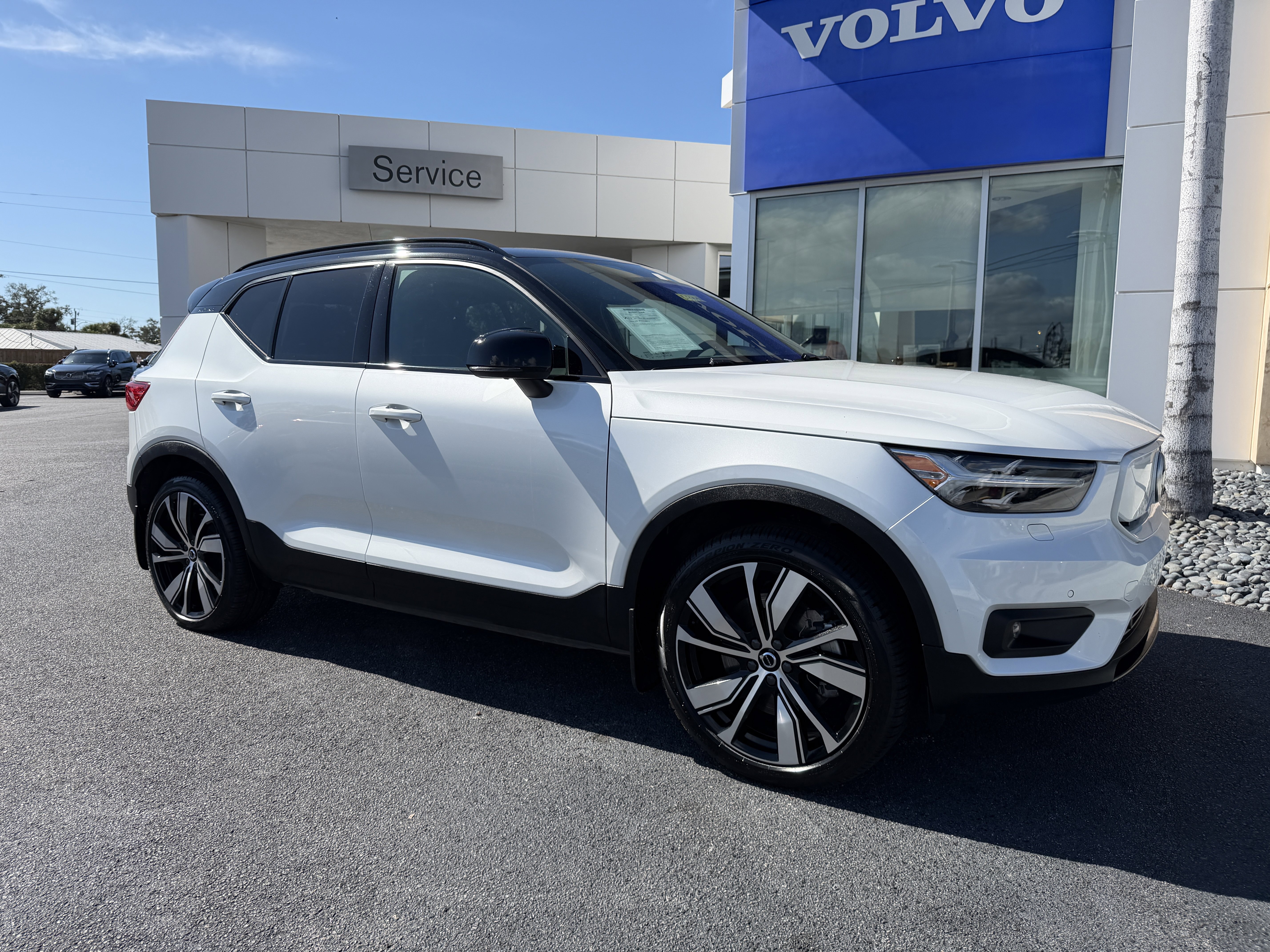 Used 2021 Volvo XC40 P8 Recharge w/ Advanced Package