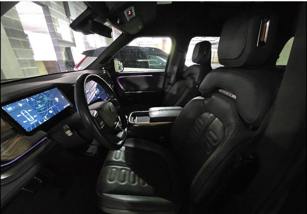 Used 2024 Rivian R1S Adventure AWD/4WD image 2
