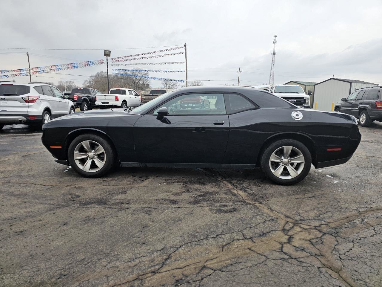 Used 2016 Dodge Challenger SXT RWD image 24