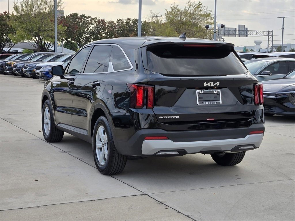New 2025 Kia Sorento LX image 3