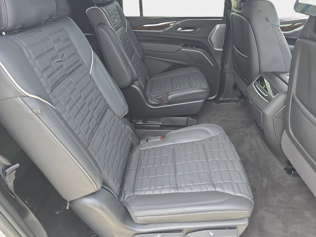 Used 2024 Cadillac Escalade ESV Sport Platinum w/ LPO, ONYX Package AWD/4WD image 13