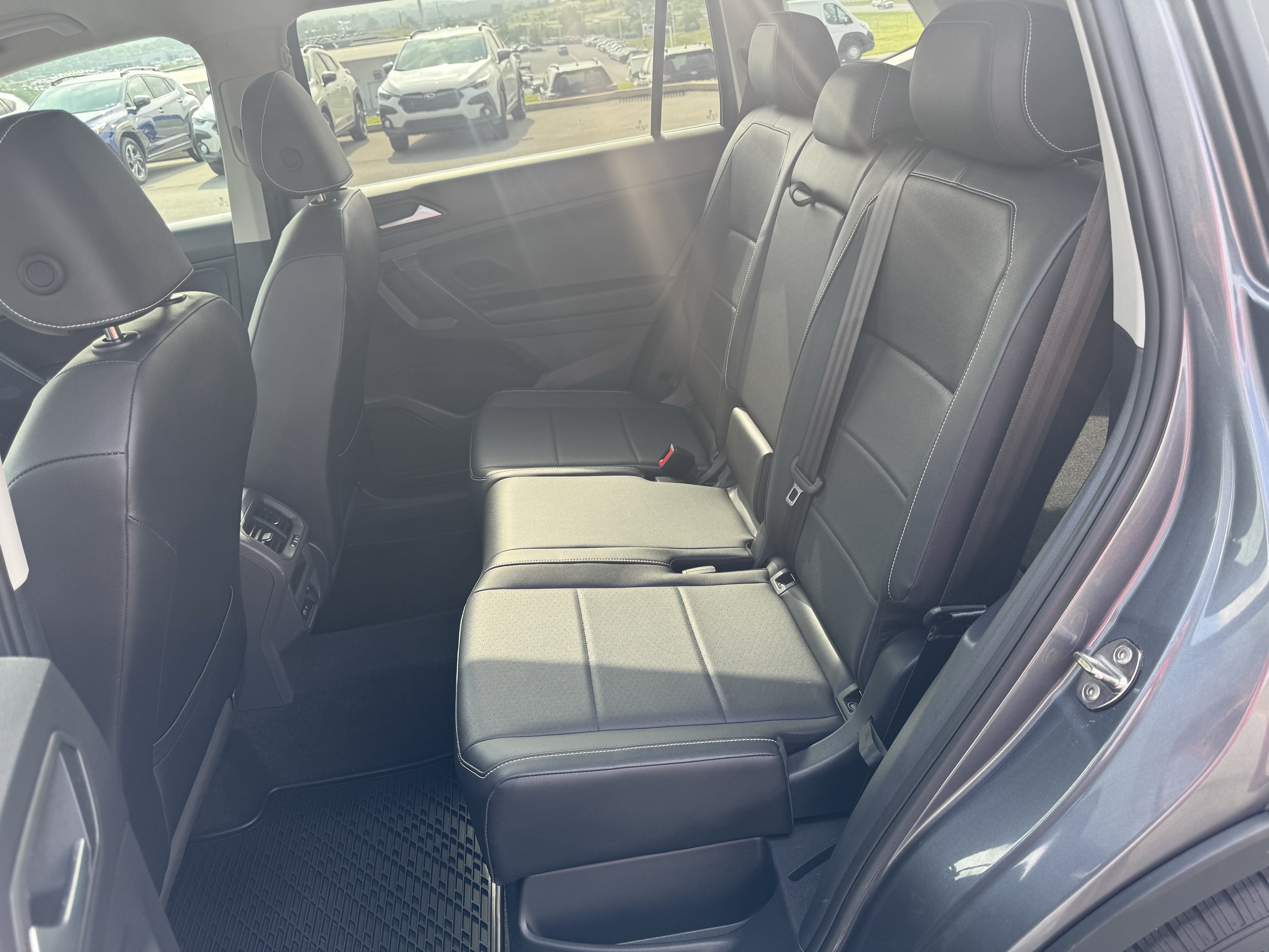 Used 2021 Volkswagen Tiguan SE AWD/4WD image 13