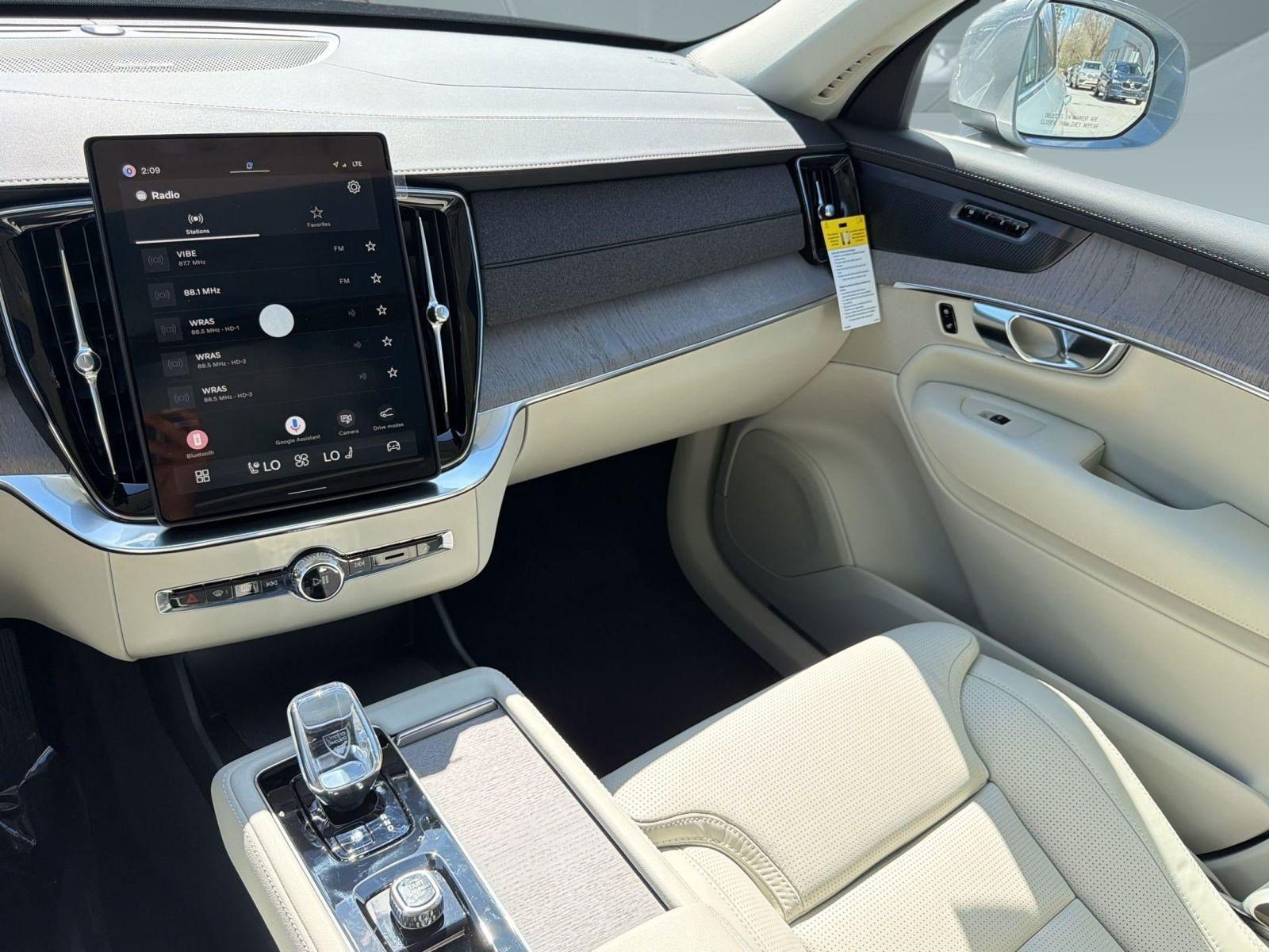 New 2026 Volvo XC90 B6 Ultra w/ Protection Package AWD/4WD image 26