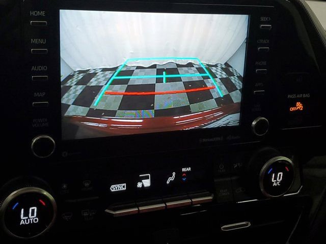 Used 2021 Toyota Highlander XSE FWD image 26
