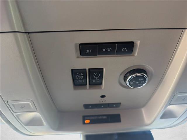 Used 2015 Chevrolet Tahoe LTZ RWD image 17