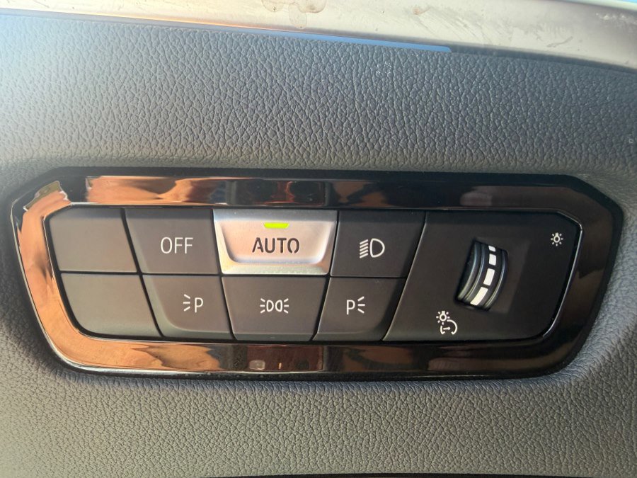 Used 2022 BMW i4 eDrive40 w/ Premium Package image 19