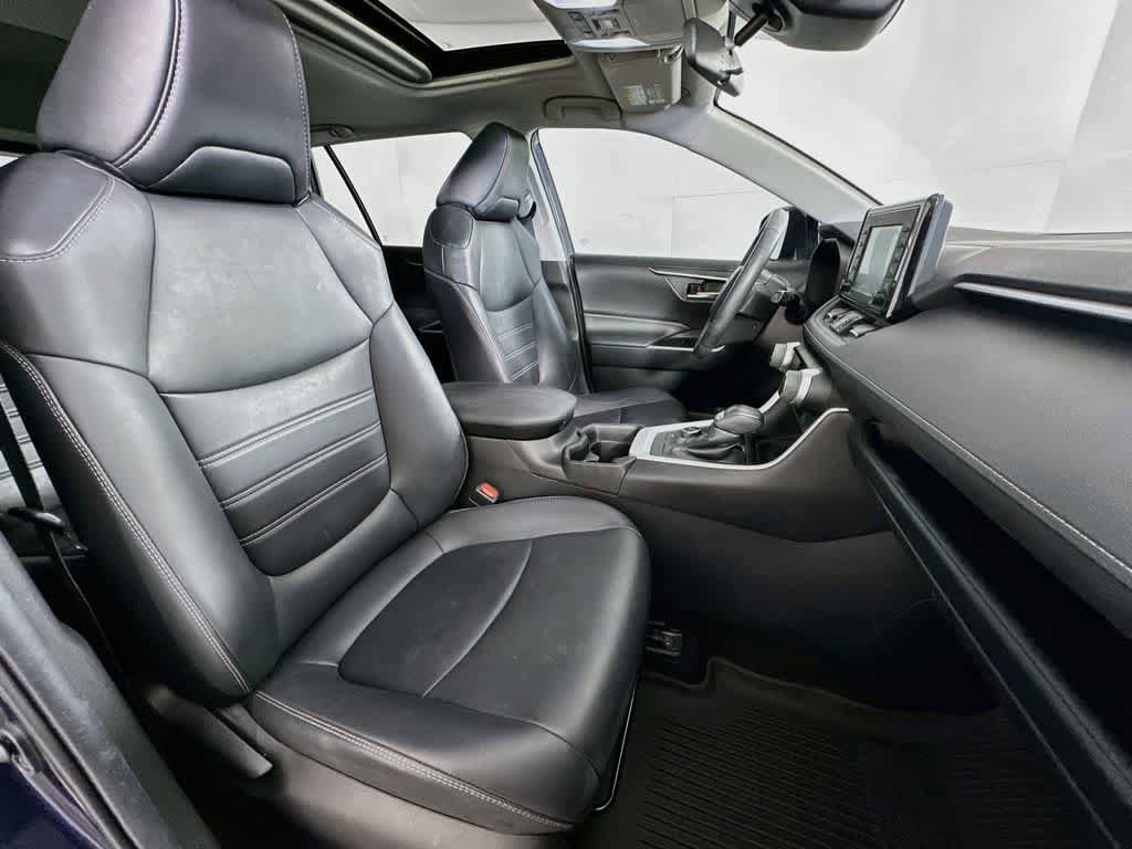 Used 2021 Toyota RAV4 XLE Premium AWD/4WD image 15