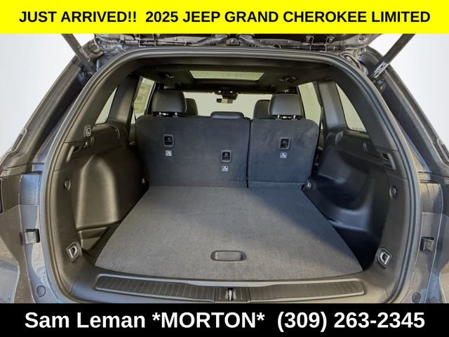 New 2025 Jeep Grand Cherokee Limited w/ Black Appearance Package image 27