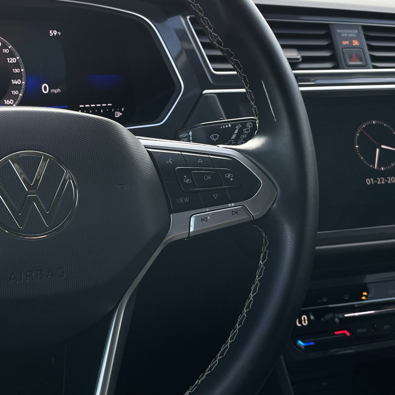 Used 2024 Volkswagen Tiguan SE image 14