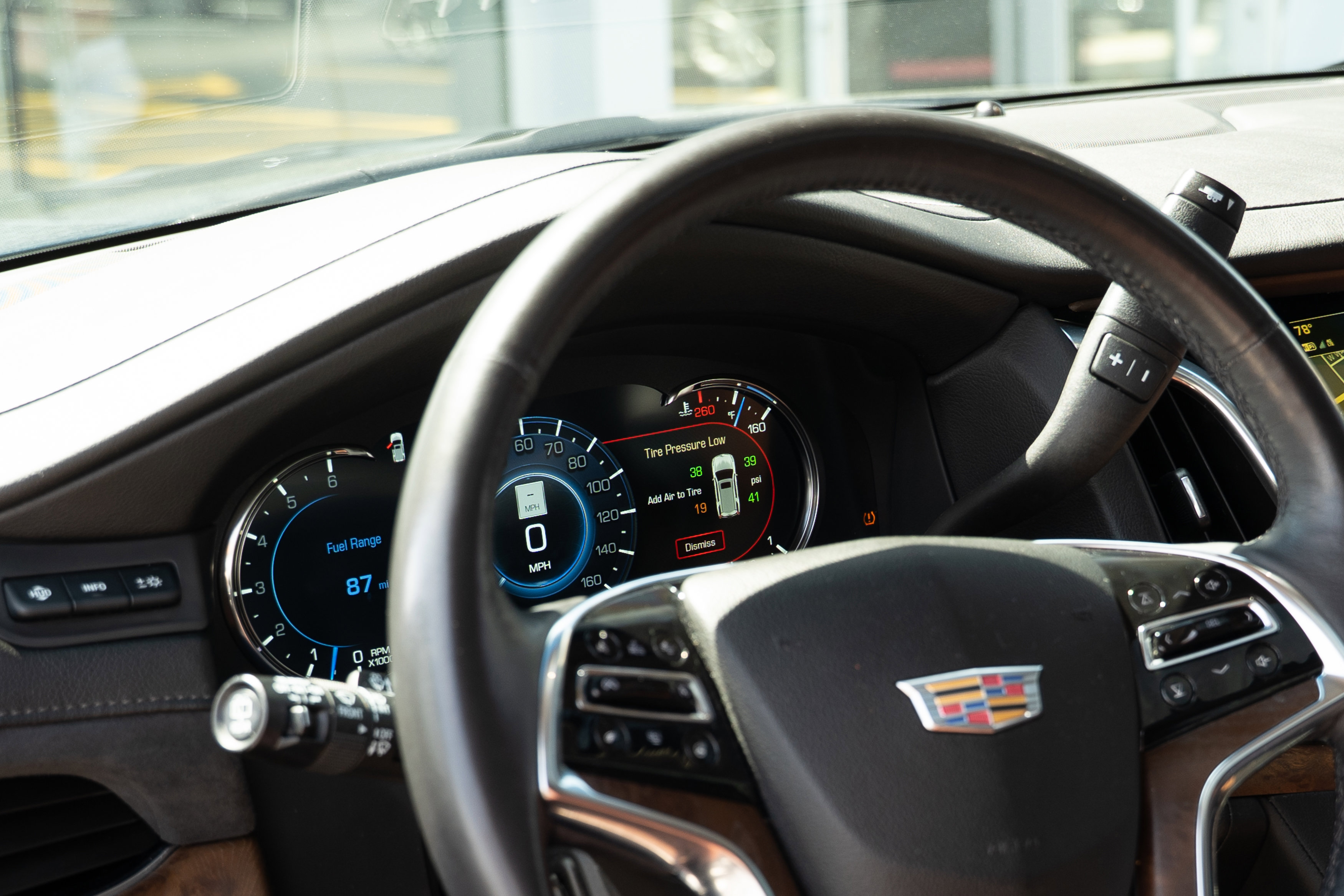 Used 2020 Cadillac Escalade Luxury AWD/4WD image 10