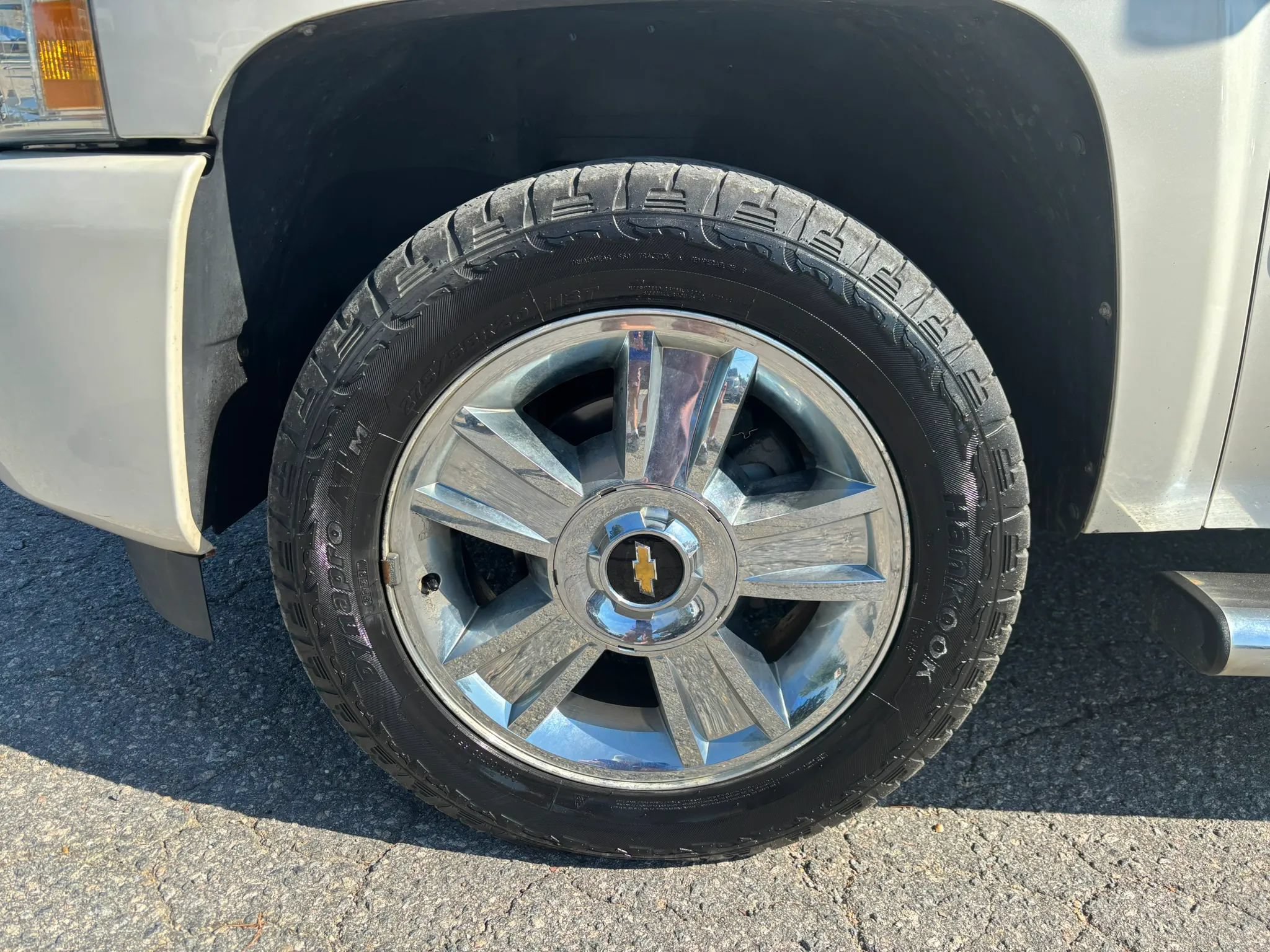 Used 2013 Chevrolet Silverado 1500 LTZ w/ LTZ White Diamond Edition AWD/4WD image 10