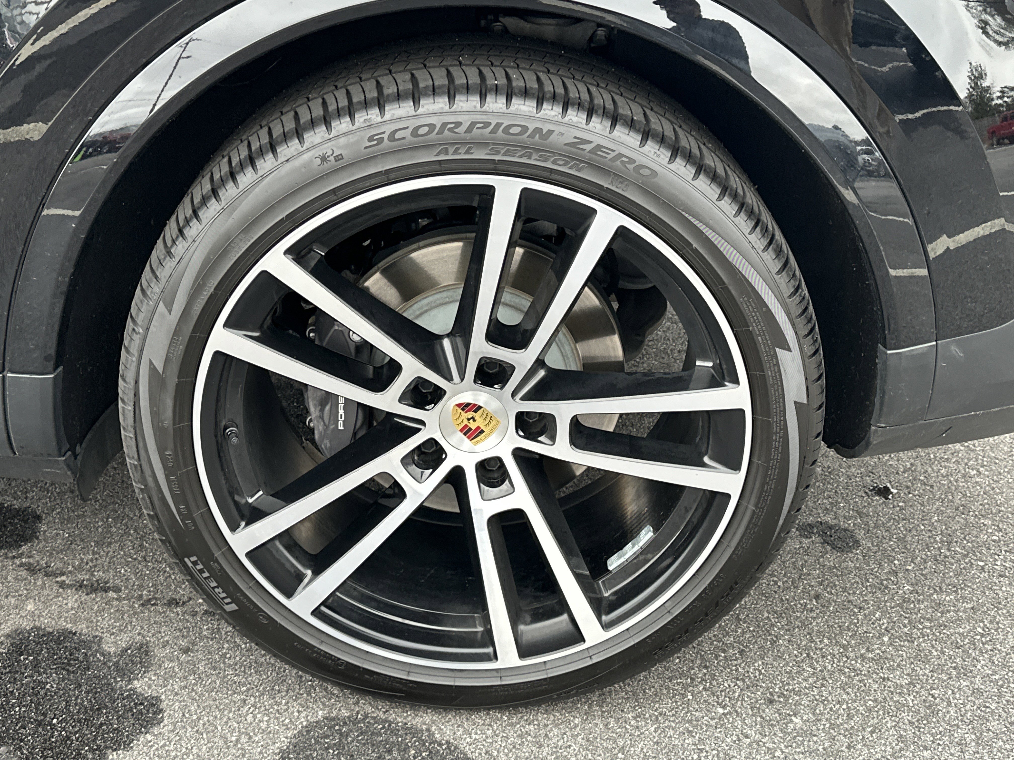 Used 2024 Porsche Cayenne Coupe image 21