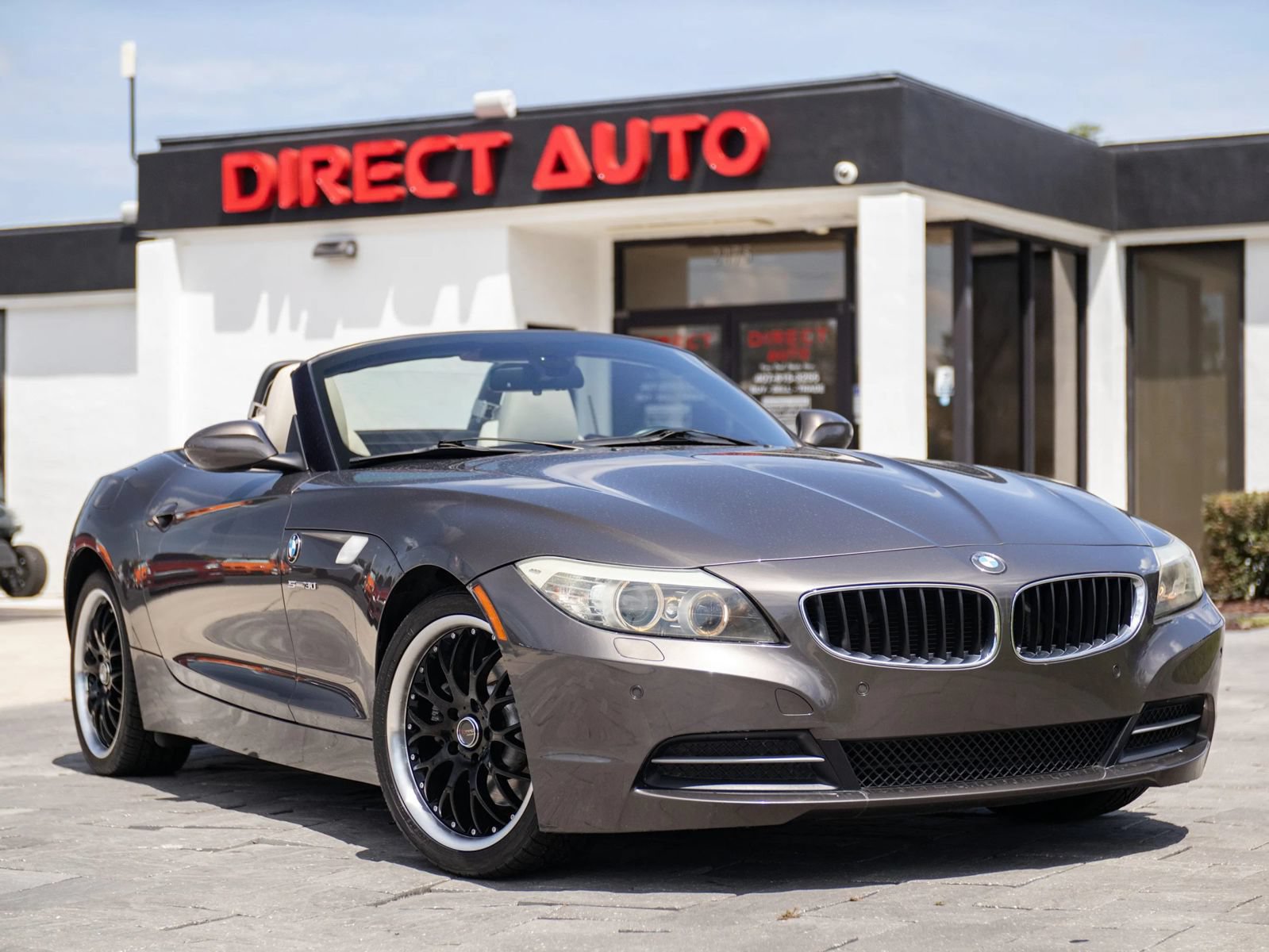 Used 2011 BMW Z4 sDrive30i RWD image 1