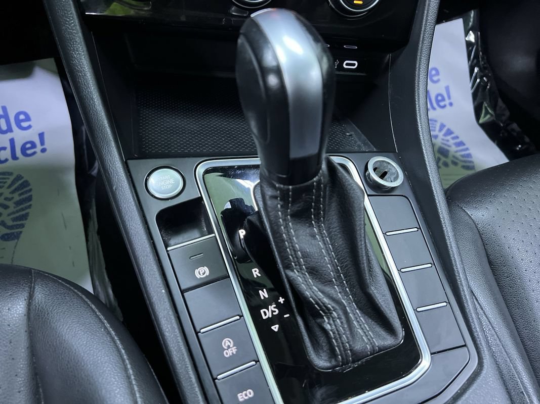 Used 2020 Volkswagen Jetta R-Line FWD image 23