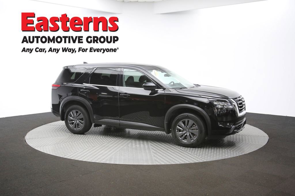 Used 2024 Nissan Pathfinder S image 48