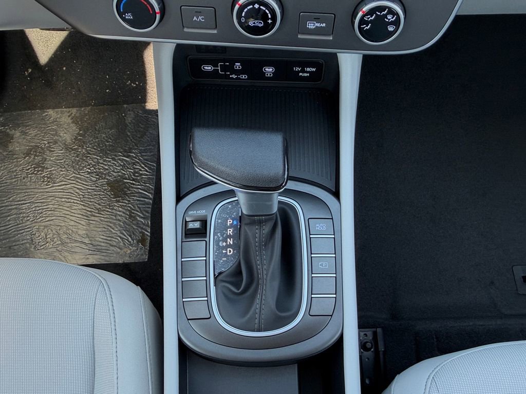New 2026 Hyundai Kona SE image 11
