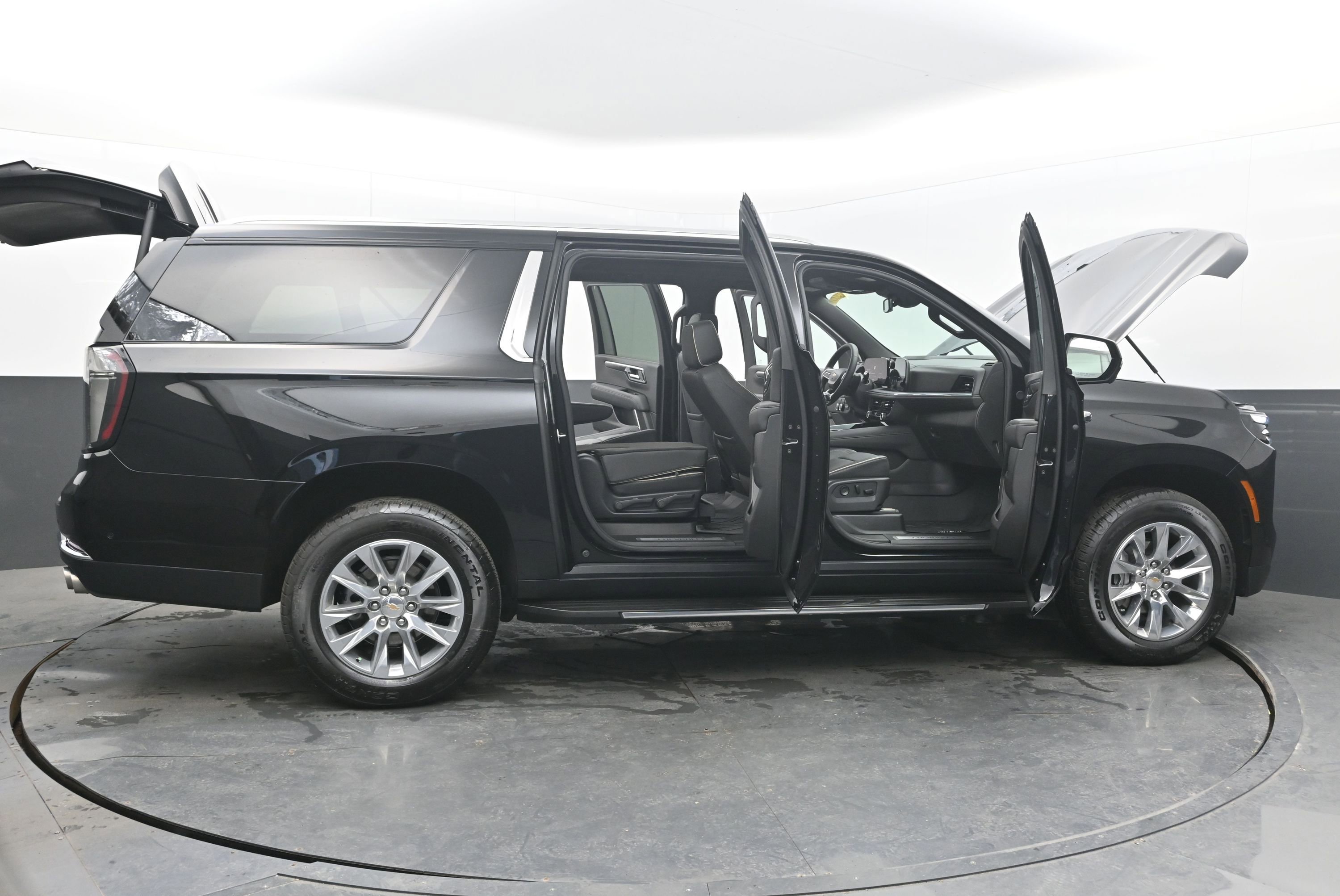 New 2026 Chevrolet Suburban Premier w/ Sun And Tow Package AWD/4WD image 46