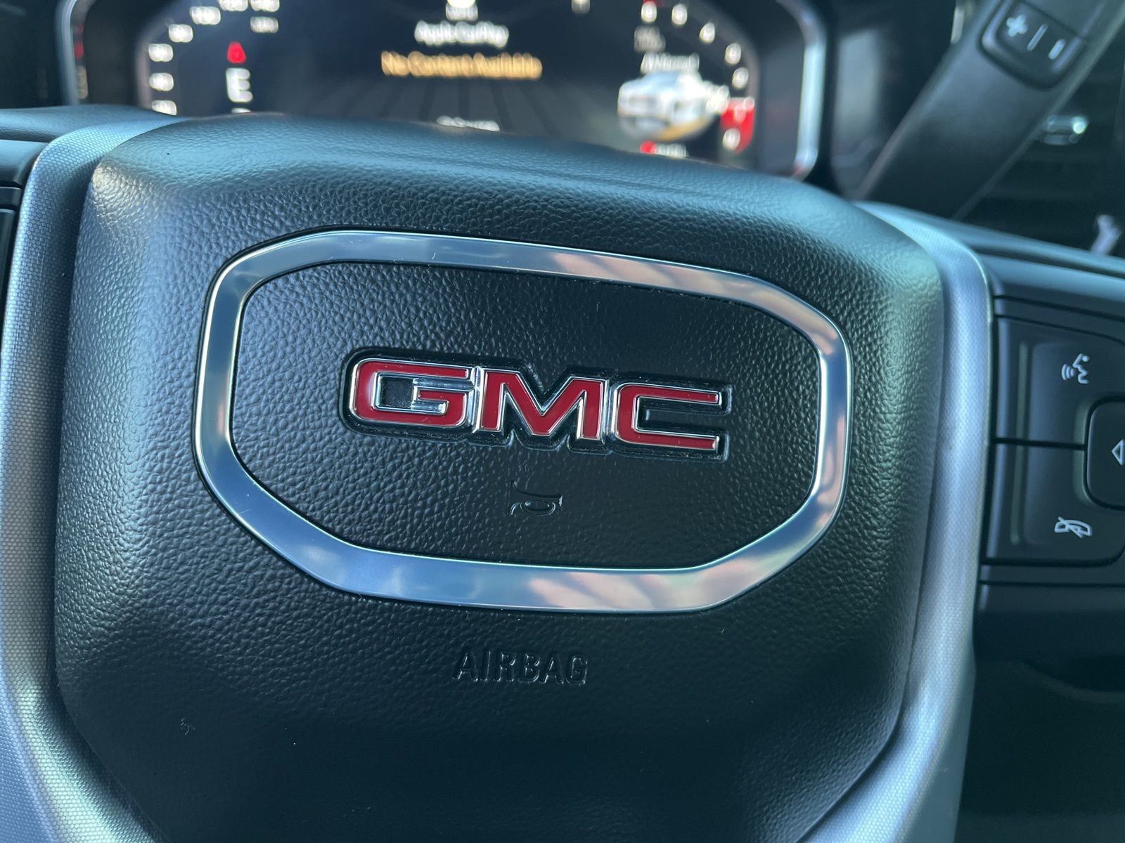 Certified 2025 GMC Sierra 1500 SLT image 31