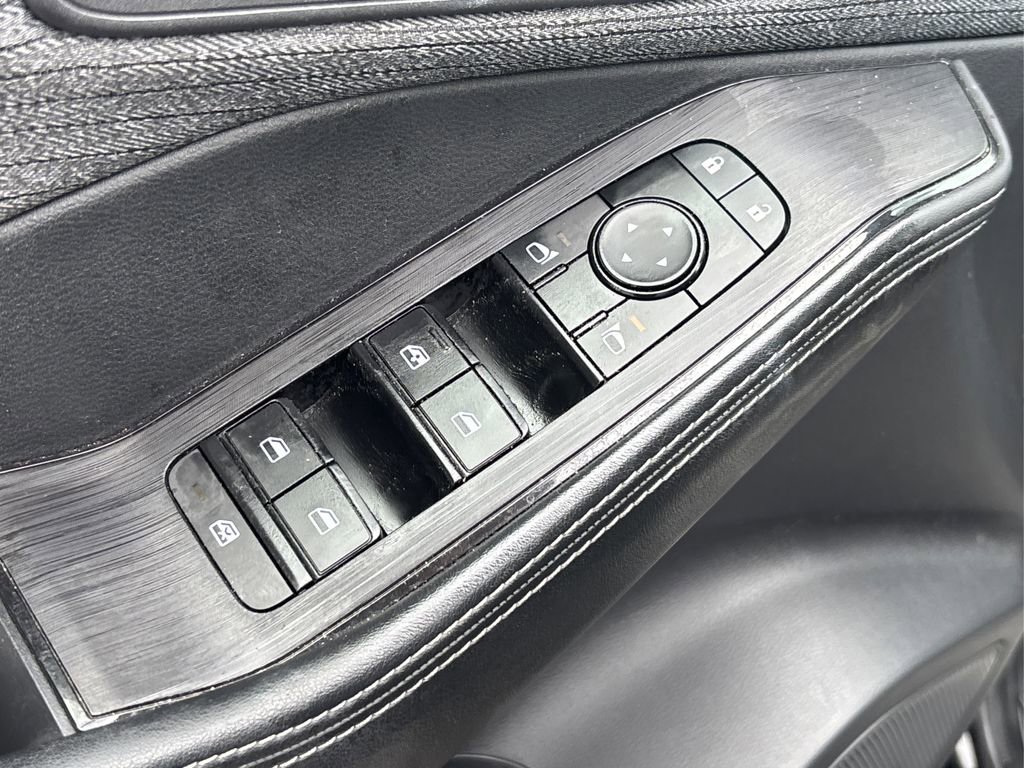 Used 2023 Nissan Rogue SV image 31