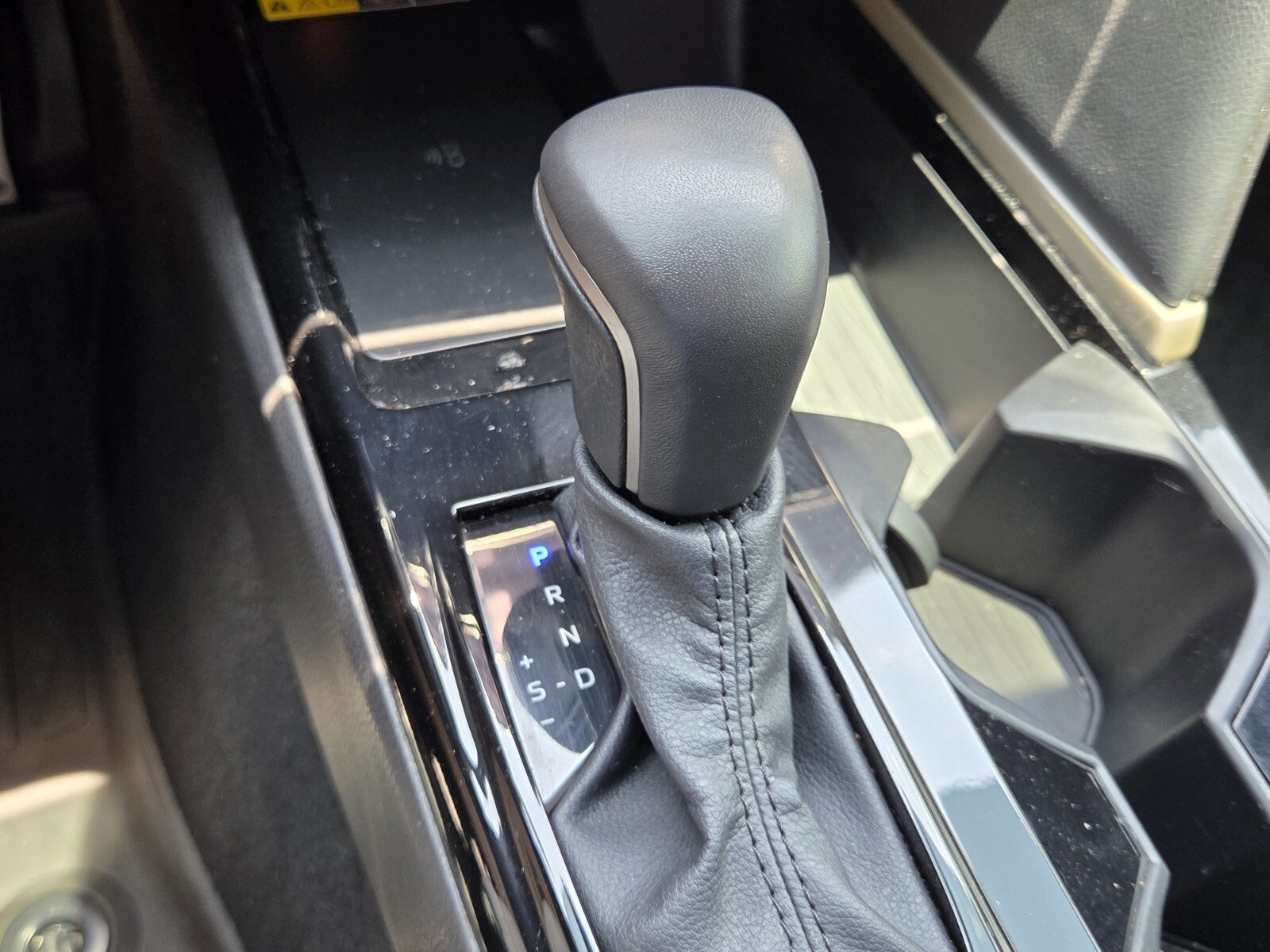 Used 2025 Toyota Camry XSE FWD image 17