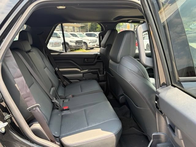Used 2025 Toyota 4Runner TRD Off-Road Premium AWD/4WD image 36