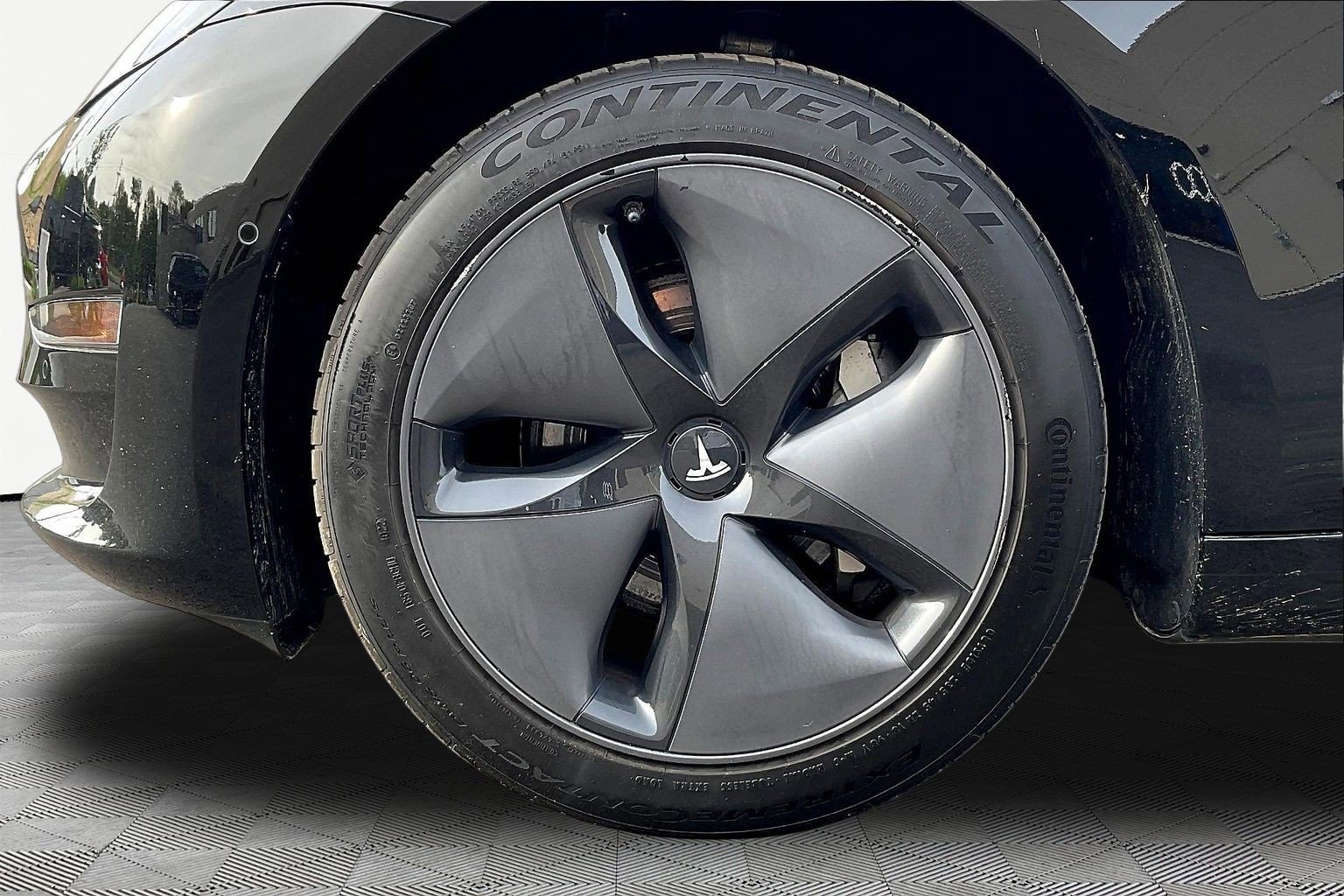 Used 2018 Tesla Model 3 Long Range RWD image 30