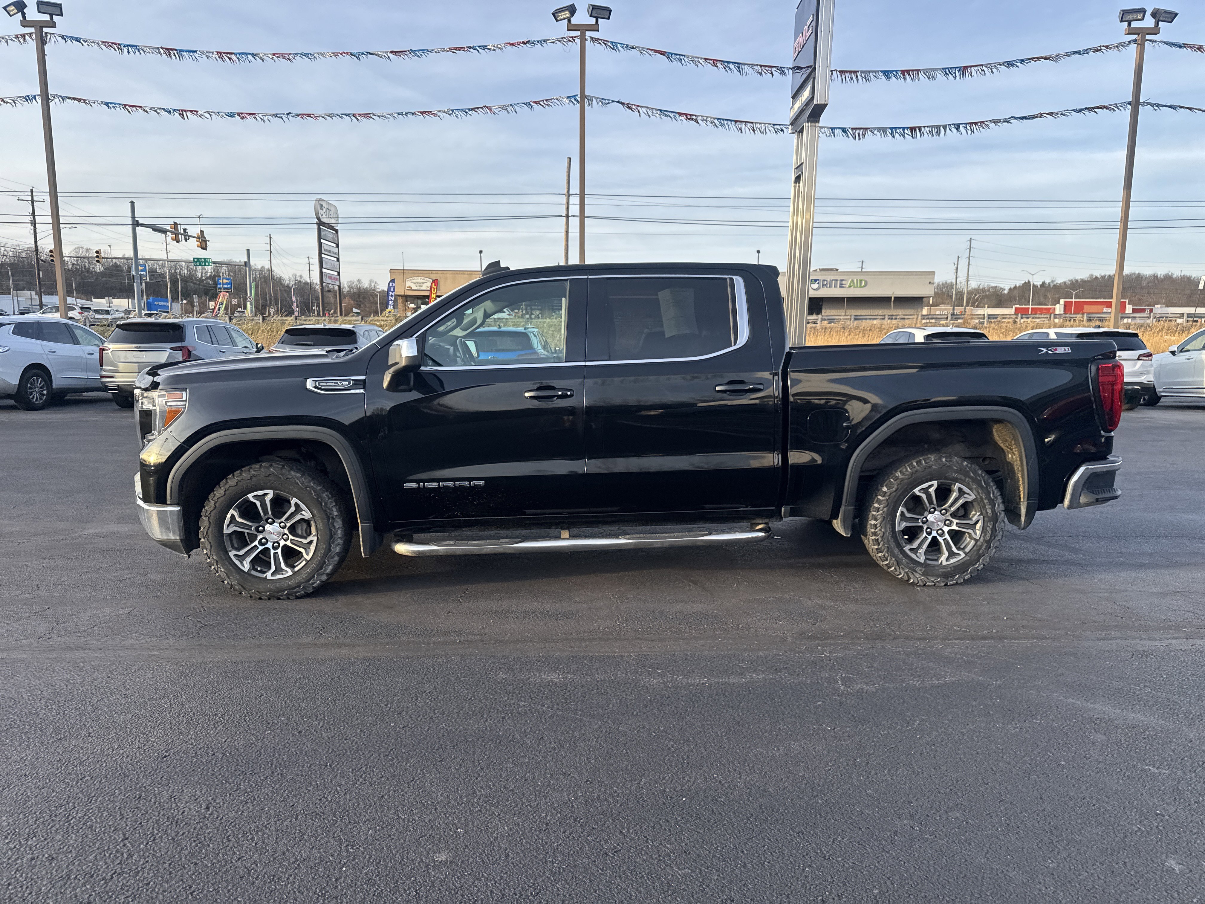 Used 2019 GMC Sierra 1500 SLE w/ SLE Value Package image 7