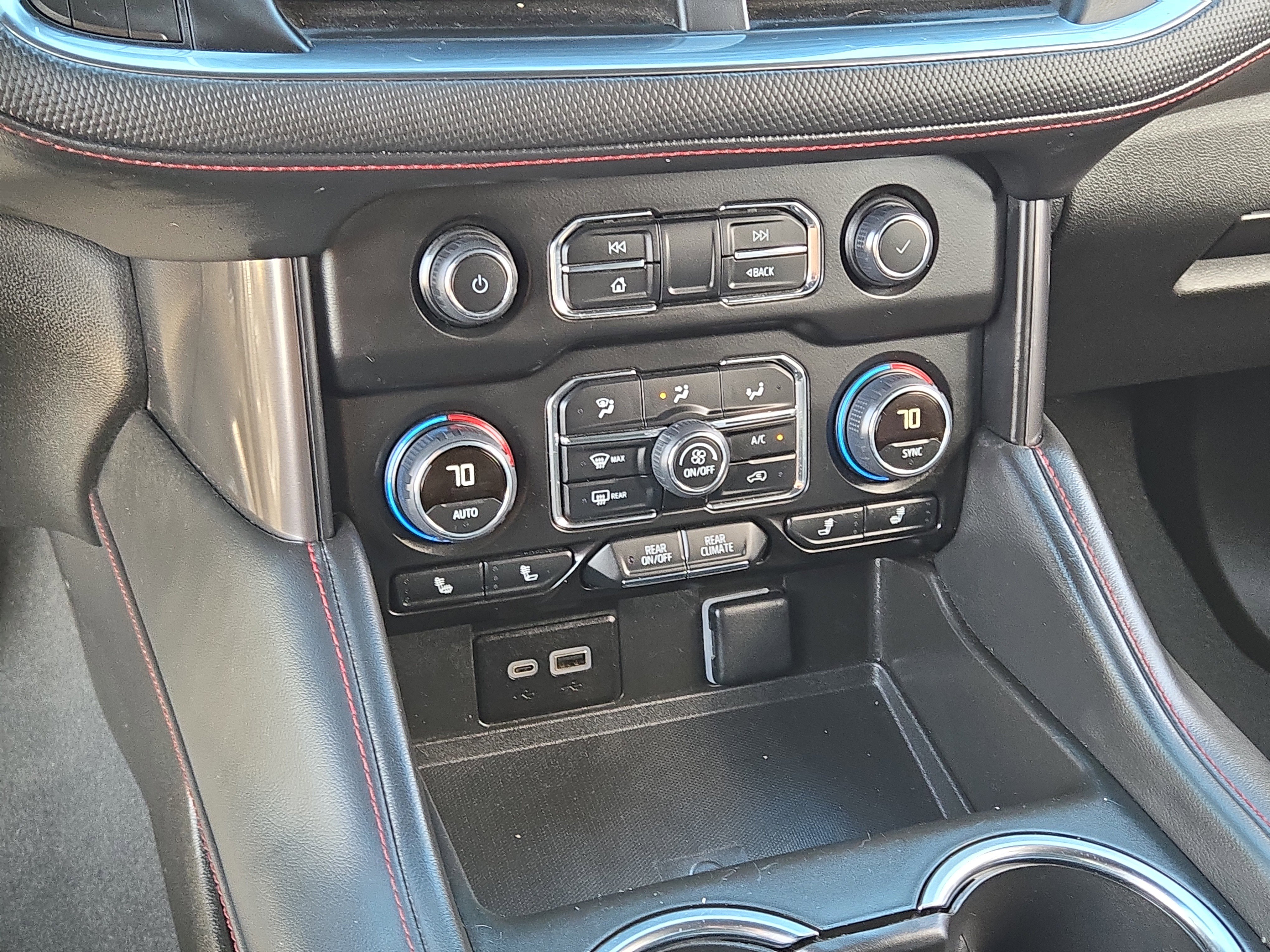 Used 2024 Chevrolet Suburban RST image 30