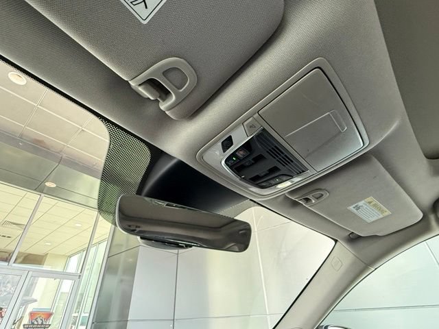 Used 2023 Acura MDX w/ Technology Package FWD image 33