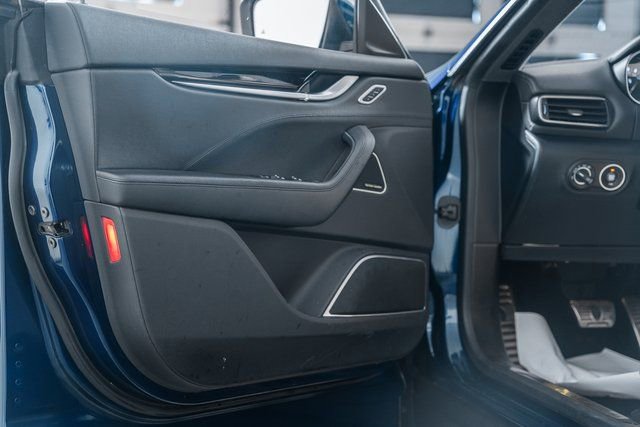 Used 2018 Maserati Levante S GranSport image 38