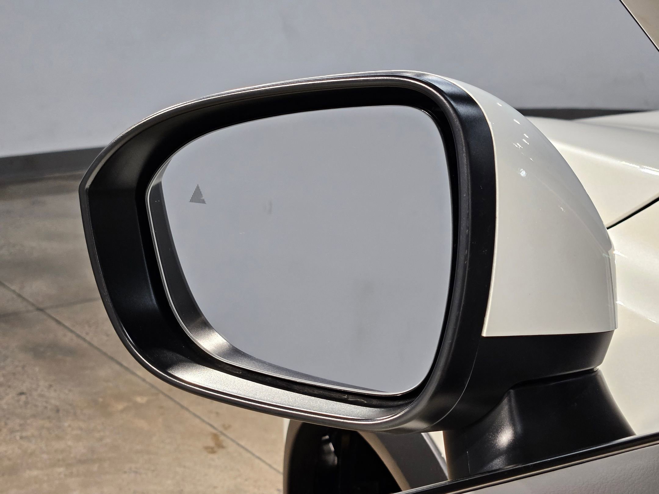 Used 2023 Nissan Rogue SV w/ SV Premium B Package image 22