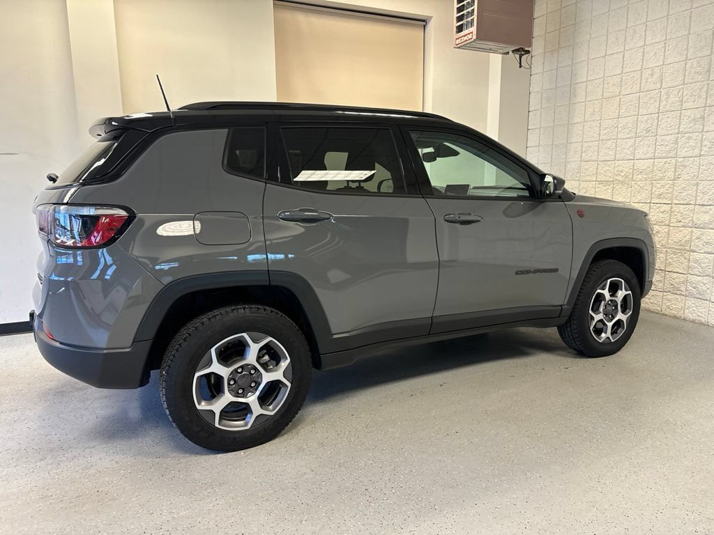 Used 2022 Jeep Compass Trailhawk w/ Trailhawk Convenience Group AWD/4WD image 24