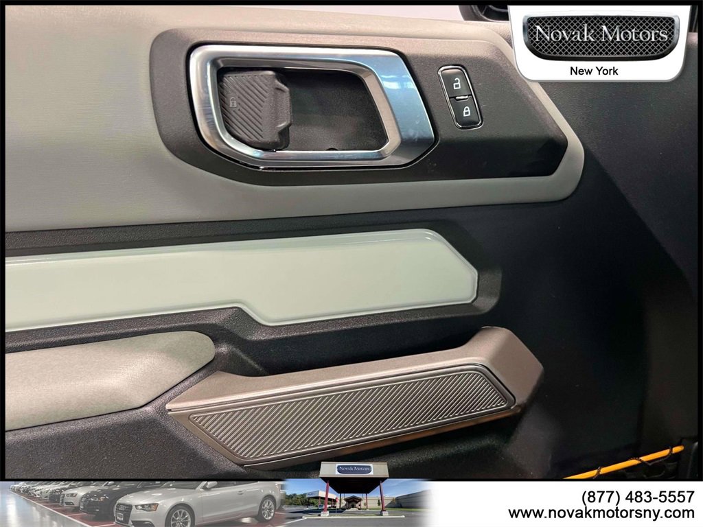 Used 2022 Ford Bronco Badlands image 14