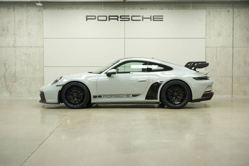 Used 2022 Porsche 911 GT3 RWD image 2