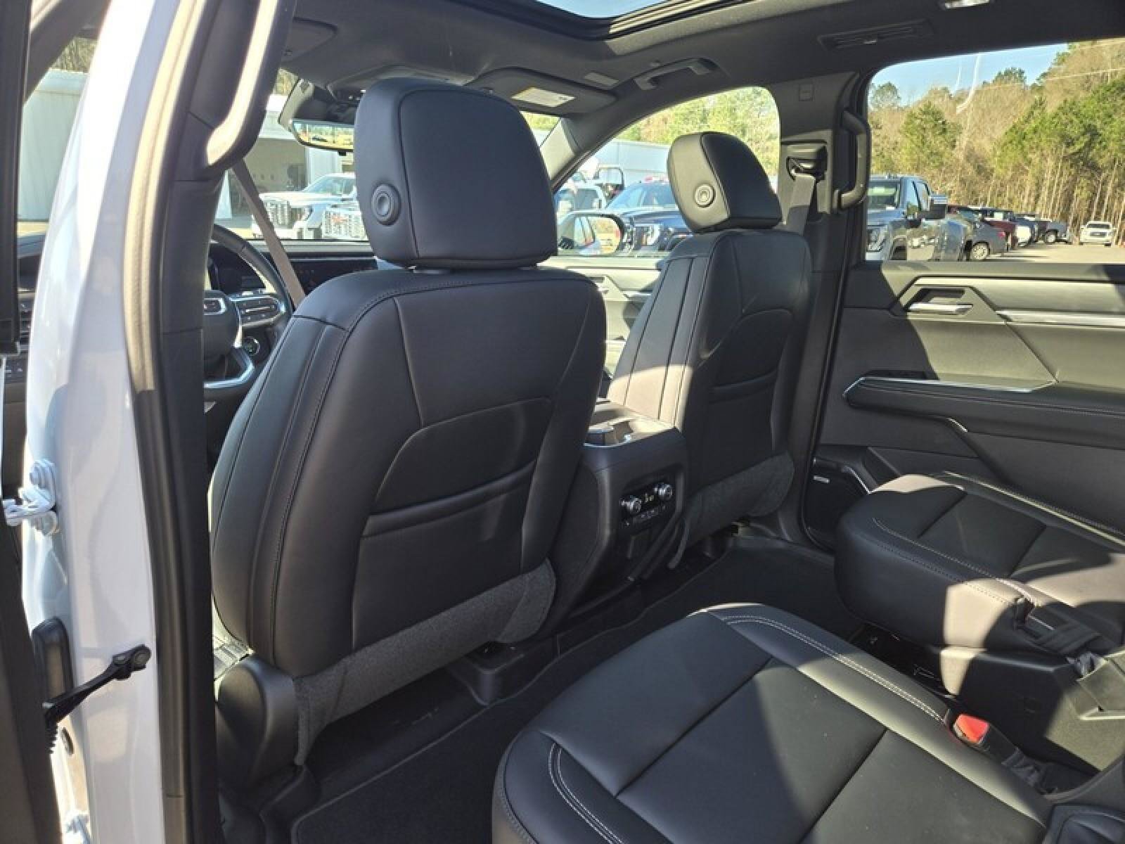 New 2026 GMC Acadia Elevation w/ Black Edition FWD image 27
