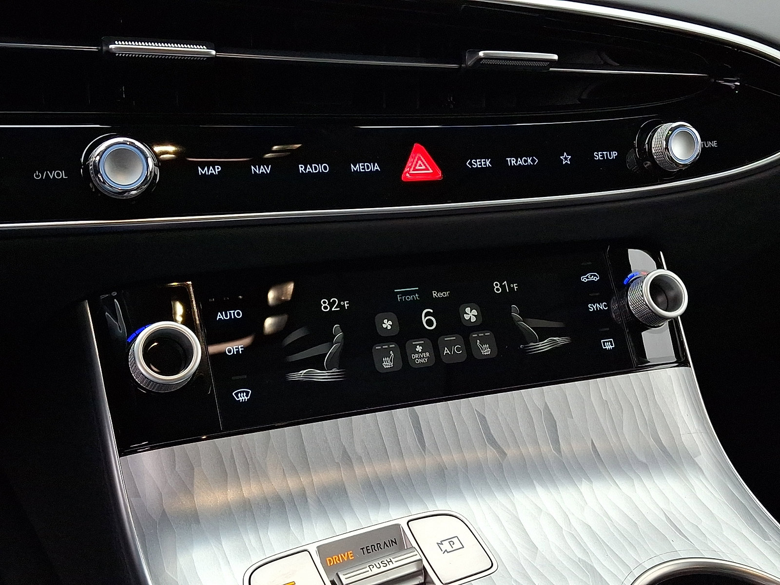 Used 2026 Genesis Electrified GV70 image 23