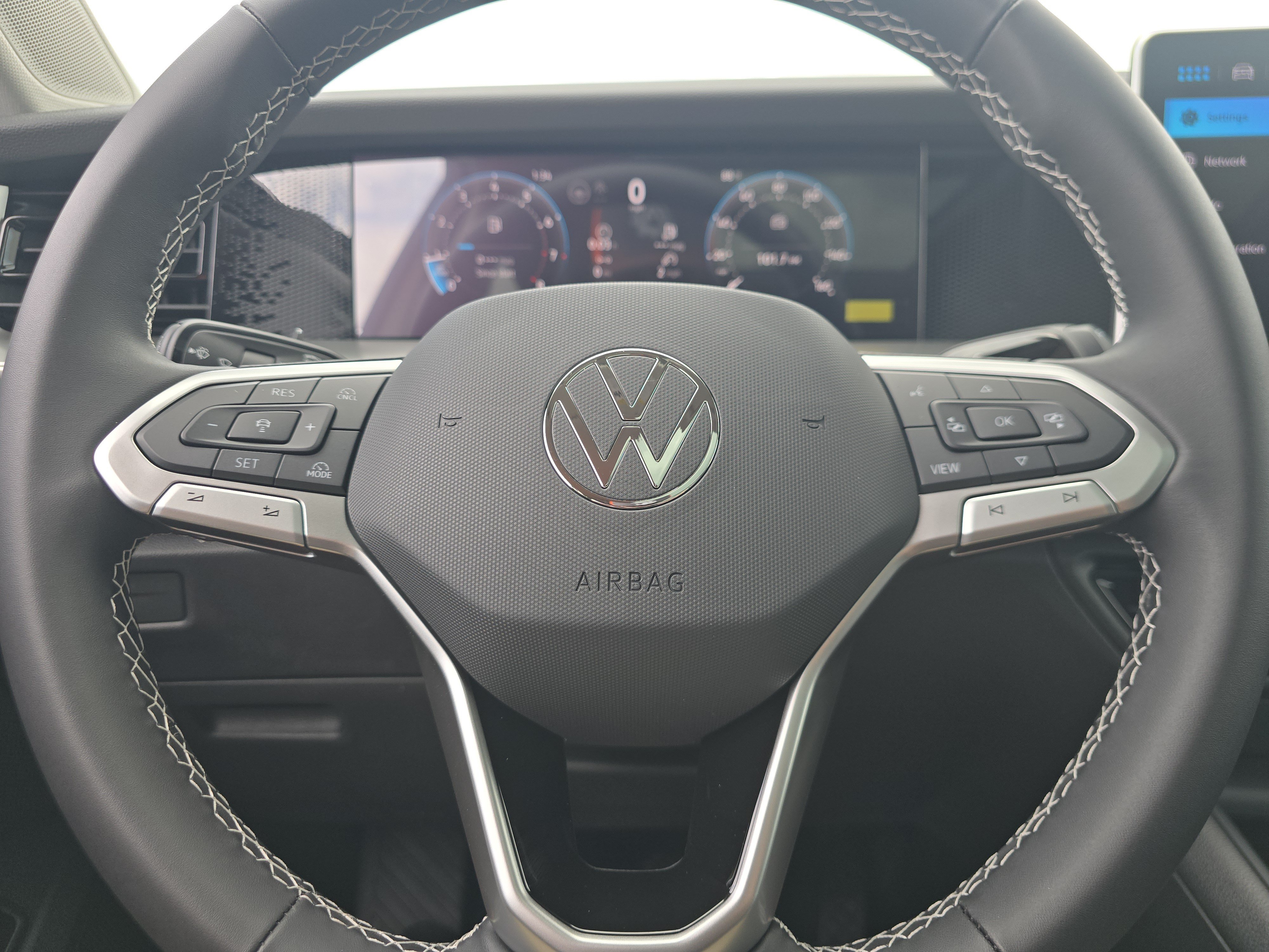 New 2026 Volkswagen Tiguan SE AWD/4WD image 22