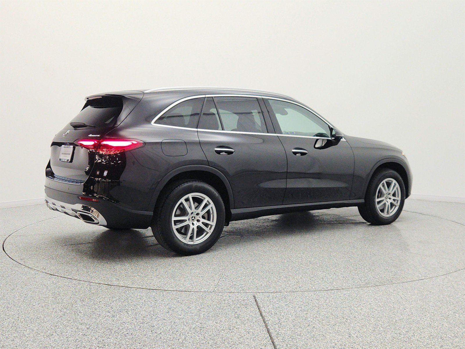 Used 2023 Mercedes-Benz GLC 300 4MATIC image 5