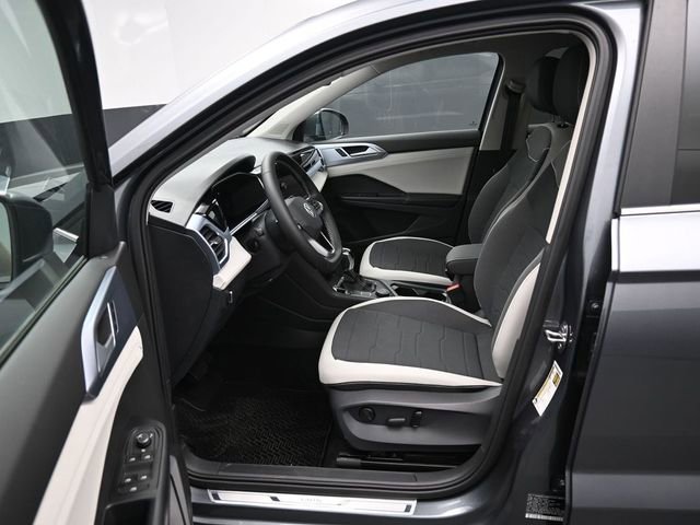 New 2026 Volkswagen Taos SE image 7