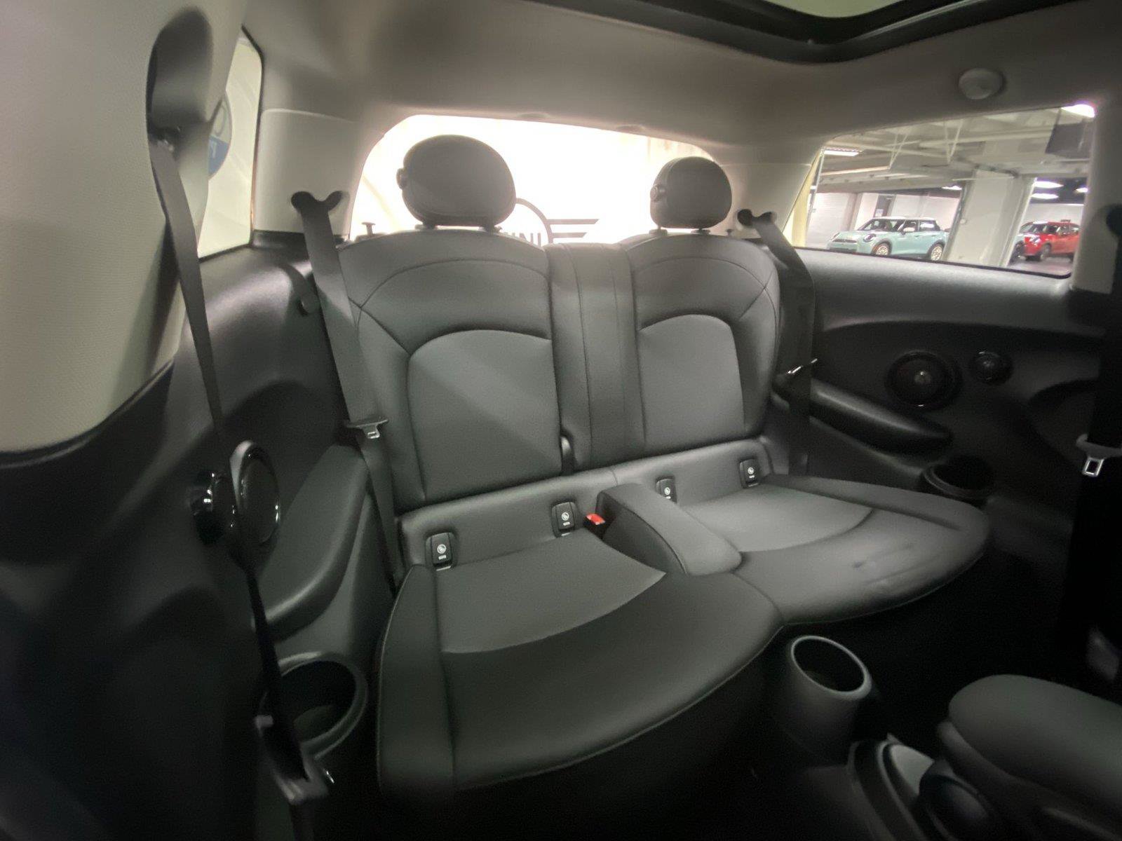 Used 2024 MINI Cooper SE FWD image 29