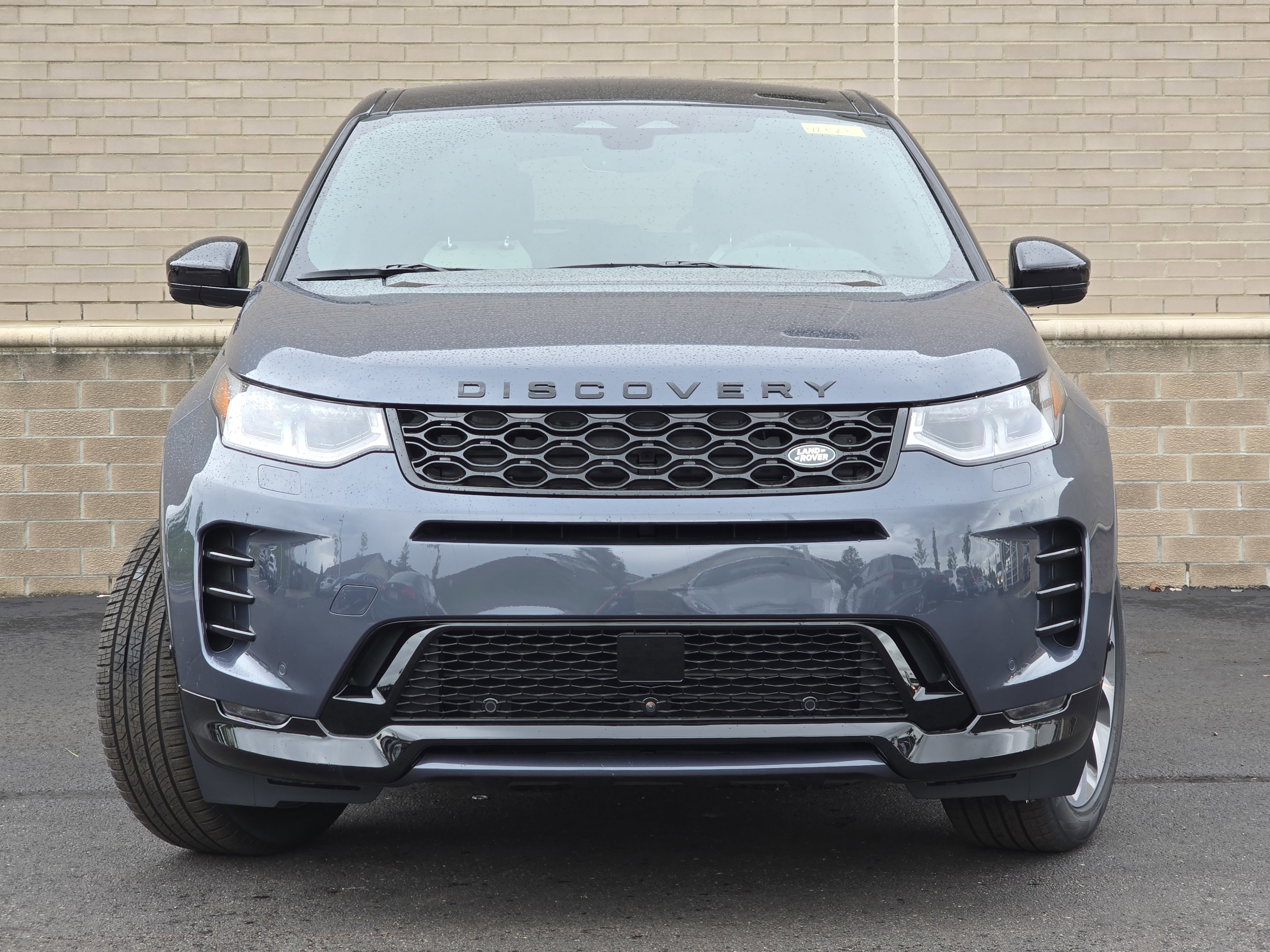 New 2025 Land Rover Discovery Sport Dynamic SE image 38