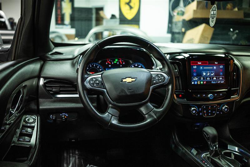 Used 2023 Chevrolet Traverse LT image 17