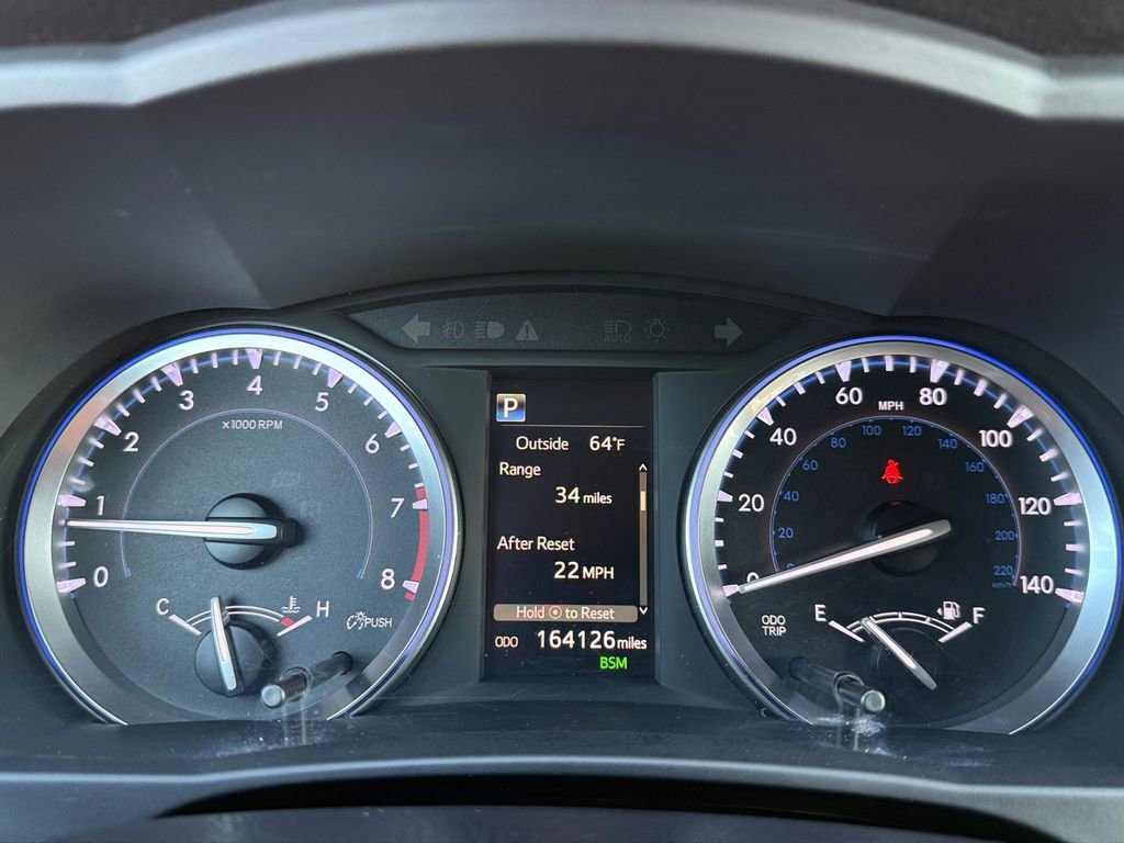 Used 2017 Toyota Highlander XLE w/ Carpet Mat Package image 13