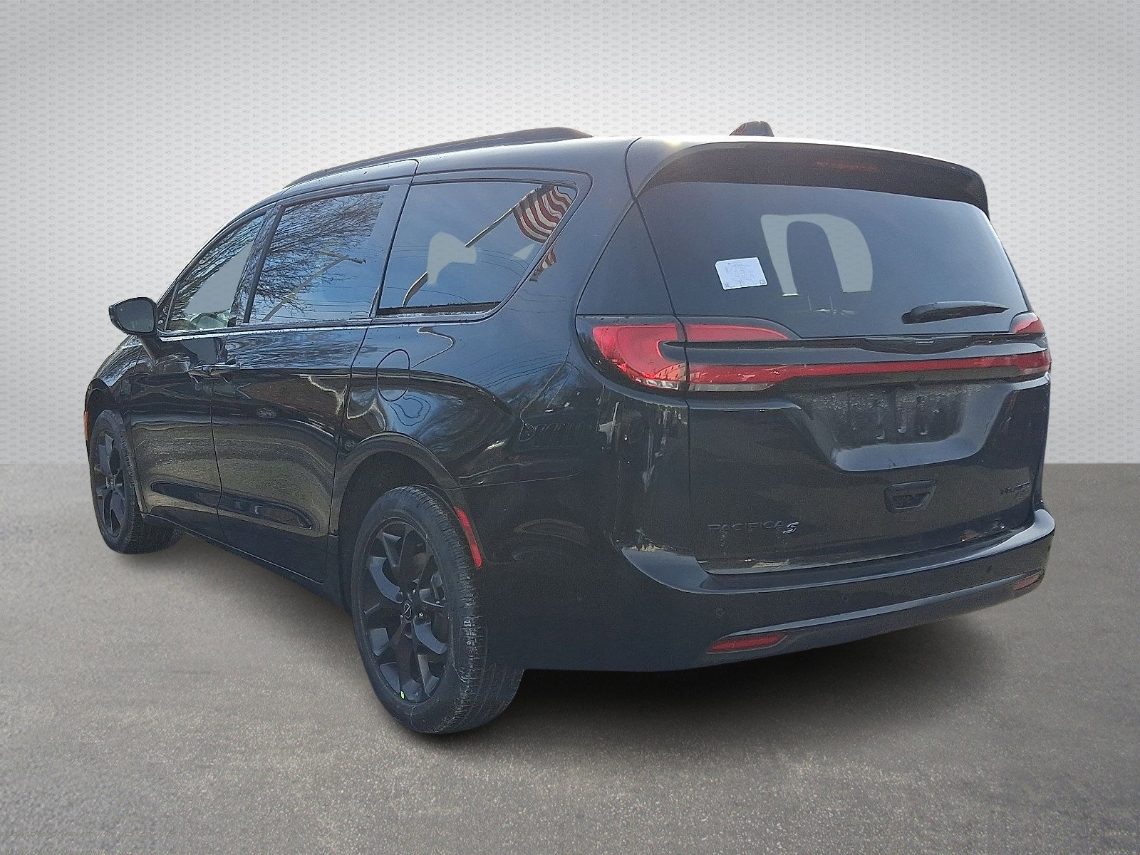 New 2026 Chrysler Pacifica Limited image 4