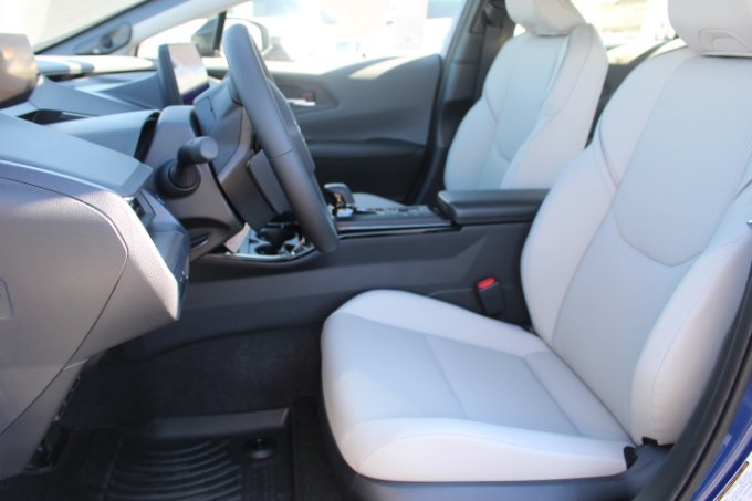 New 2027 Toyota Prius Limited FWD image 11