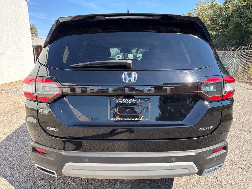 Used 2025 Honda Pilot Elite image 3