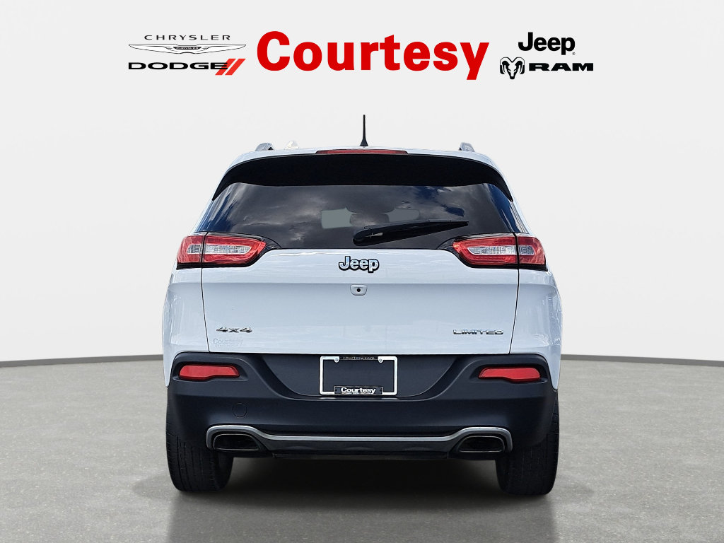 Used 2017 Jeep Cherokee Limited AWD/4WD image 5